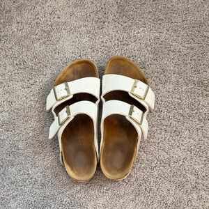 Birkenstock Arizona White Birko-Flor Patent Sandals w/ Gold Buckle!!